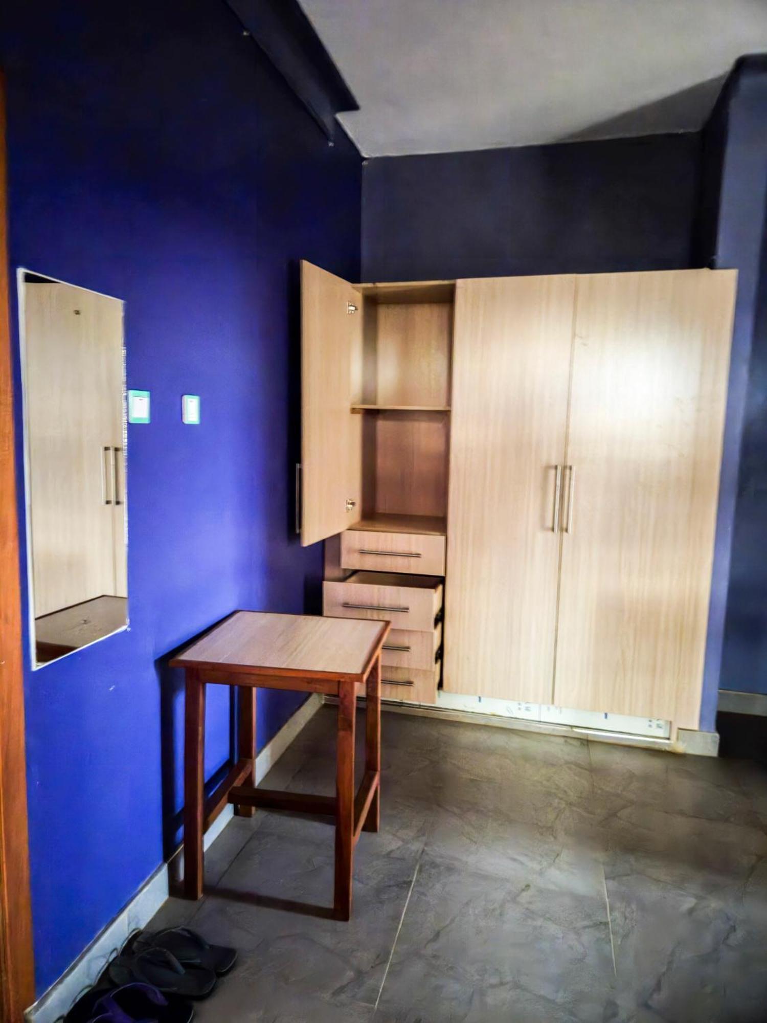 Hendo Hotel Entebbe Buitenkant foto